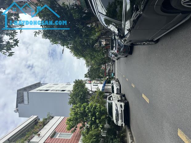 Tòa căn hộ mặt tiền Nam Sơn, Hoà Cường 2 mặt thoáng 133 m2 đất , nở hậu