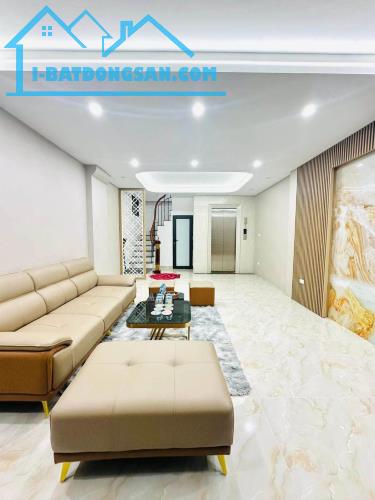 BÁN NHÀ 6 TẦNG THANG MÁY, PHÂN LÔ Ô TÔ ĐỖ CỬA, RẤT GẦN PHỐ THÁI HÀ – ĐỐNG ĐA.