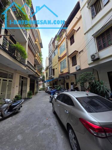 NGUYỄN VĂN HUYÊN,CẦU GIẤY,52M x 4 TẦNG-MẶT TIỀN ĐẸP-NGUYÊN BẢN DÂN XÂY-DÂN TRÍ CAO-LÔ GÓC