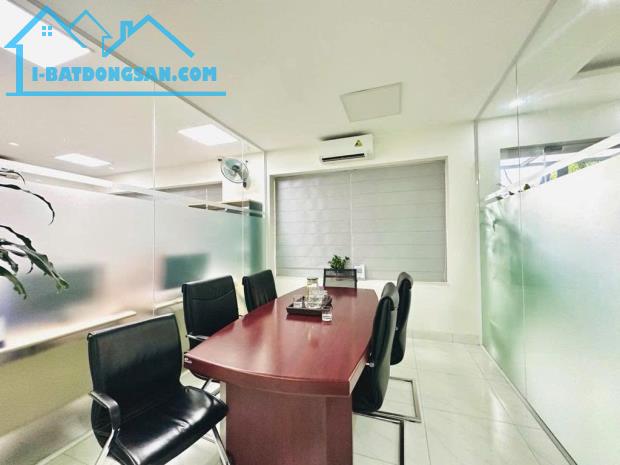 Bán Biệt Thự Linh Đàm 179m2, 12m mặt tiền, Giá Thỏa Thuận