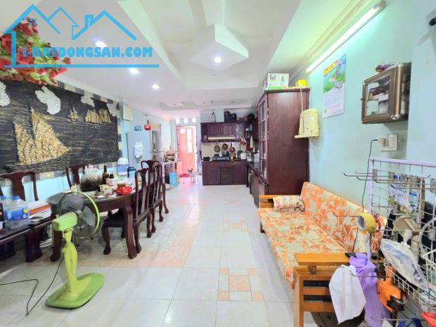 [DP156*] Nhà Nở hậu sát Lotte Mart Nguyễn Văn Lượng, 8.x tỷ