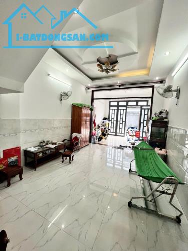 Bán nhà gần AEON Tân Phú - HXH - 60M2(4x15m) - 3 tầng - Đường Số 5, BHH, BT - 6.9 TỶ(TL)