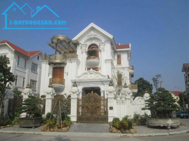 Chị Loan bán Gấp biệt thự lô Góc An Vượng Villa gần siêu thị AEON 300m2 chỉ 4x tỷ. 0989626