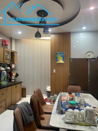 ♣ Kiệt Ô tô 30m ra MT Cách Mạng Tháng 8, 50m2, 3 tầng còn mới, nhỉnh 4 tỷ