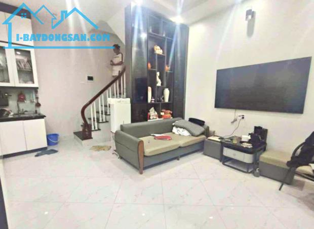 BÁN NHÀ PHỐ BẠCH MAI, 30M2, 5 TẦNG, MT 5M, HƠN 5 TỶ