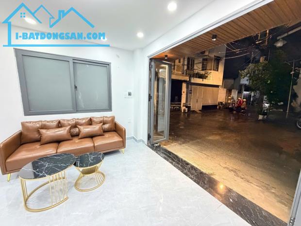 Nhà mới đẹp ở ngay Aeon Tân Phú, 45m2, hẻm 5m ô tô thông mà chỉ 4Đ nhỏ