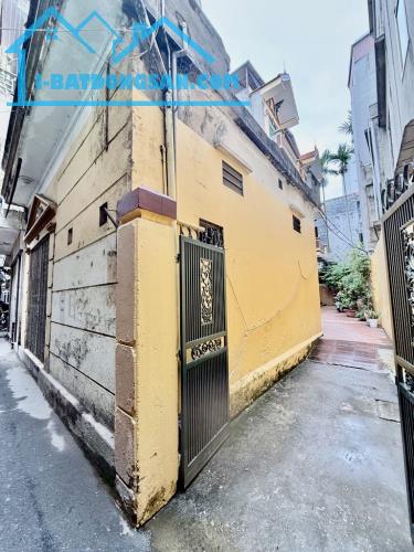 Bán đất tặng nhà cấp 4 – ngõ thông Xuân La, Tây Hồ 50m2 Lô góc MT 6 m chỉ 8.3 tỷ
