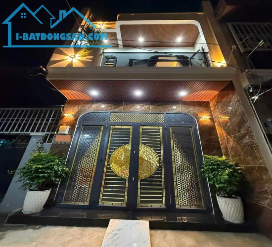 Bán nhà HXH Nguyễn Sỹ Sách, Phường Tân Sơn, TPHCM, 33m2, 2 tầng, mới coong, tặng nội thất