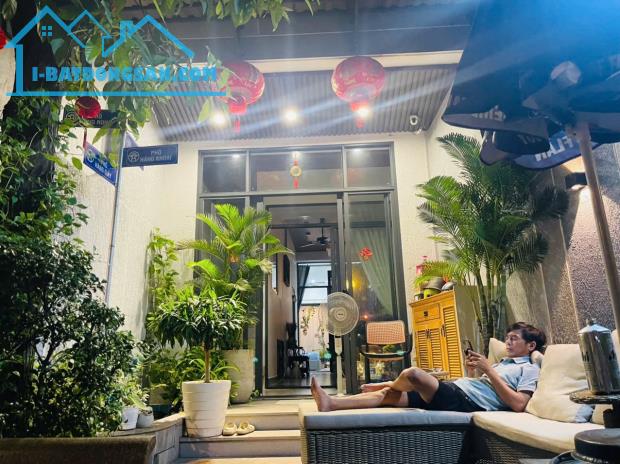 NHÀ ĐẸP Ở NGAY HẺM XE TẢI VI VU NỞ HẬU 4 TẦNG GẦN ĐẶNG VĂN BI 4,3X20 CHỈ 9,28 TỶ.