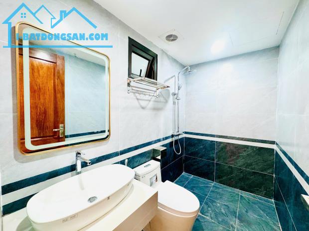 Hiếm! Nhà cực đẹp 43m2x6T ảnh thật. Thang máy, cách mặt phố 10m phố Nguyễn Khánh Toàn.