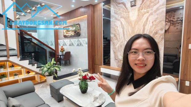 Xe hơi đỗ cửa ngay Tân Hương, nhà 58m2, 3 tầng 4PN có PN trệt chỉ 7Đ hơn