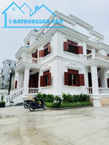 BIỆT THỰ SÂN VƯỜN THẠNH LỘC 37, Q12 - TỔNG 731M² GỒM 7PN, GỖ GÕ ĐỎ CAO CẤP.