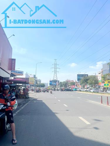 Bán tài sản cá nhân (880m2) 2 mặt tiền đường Hậu Giang-Hồng Bàng Phường 12 Quận 6. Giá: