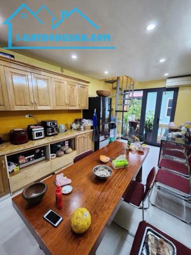 Bán Nhà Trung Liệt. Đống Đa. DT 50m2. MT 3.3m. 5 Tầng. Giá 9.5 Tỷ.