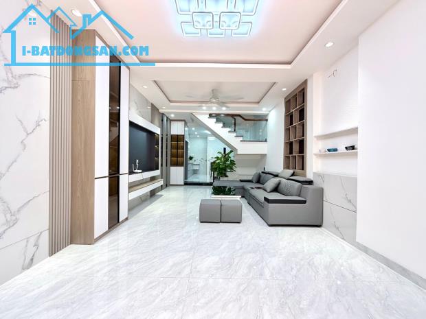 Nhà gốc dân xây độc lập ngay Aeon Mall, 52m2*4 tầng - 4tỷ25-ngõ rộng 4m ô tô đỗ tận cửa nh