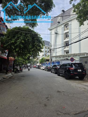 NHÀ PHỐ, ĐÔNG QUAN, CẦU GIẤY-VỈA HÈ-KD-Ô TÔ: 57M X5T, MT 5M. GIÁ 24,4 TỶ