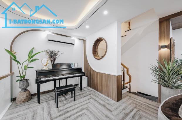 *Bán nhà 3 tầng, đường Dũng Sĩ Thanh Khê, Gần Hồ Quý Ly, dt 175m2 (ngang 10m), giá 15 Tỷ