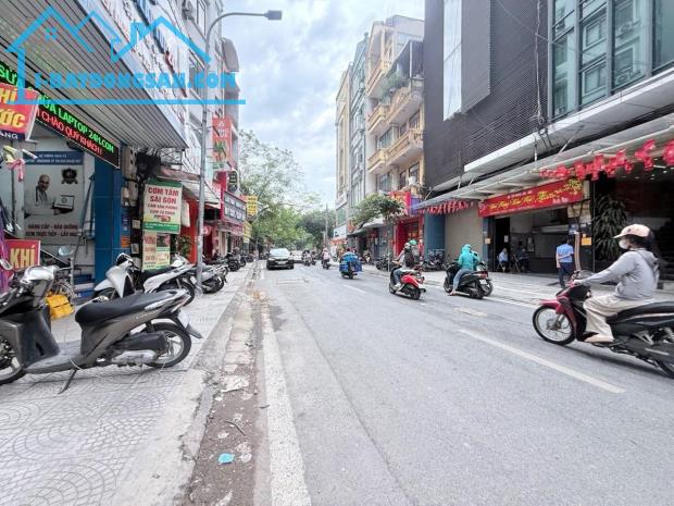 Bán toà CCMN Chùa Láng. Đống Đa DT 95m x 8T. Mặt tiền 4.91m
