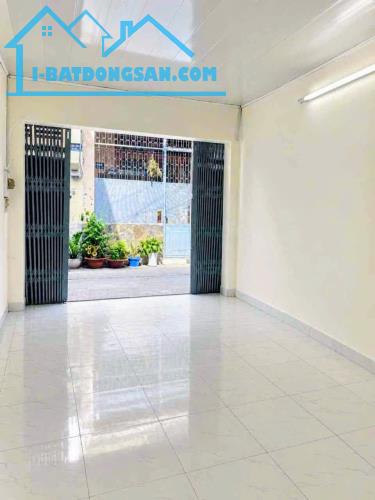 Nhà Tân Bình - Lạc Long Quân, ở ngay - xây mới …, ngang gần 4m - dài 10m - hơn 4 tỷ nhẹ.