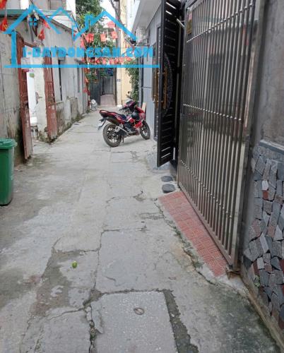 Bán Nhà Lĩnh Nam – Lô Góc – 31m² × 3 Tầng - 3pn– Nhỉnh 4 Tỷ