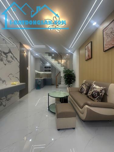 Nhà mới 3 tầng Phú Thọ Hòa gần chợ vải , khu sầm uất KD đỉnh, nở hậu, gần mặt tiền, 3.X tỷ