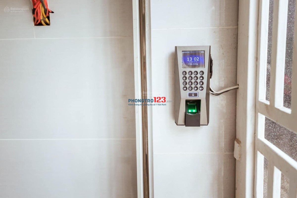 KTX thang máy tại trung tâm Quận 10, cách 5p qua Sư Vạn Hạnh, trường Bách Khoa, 3/2, giá 1tr3/th