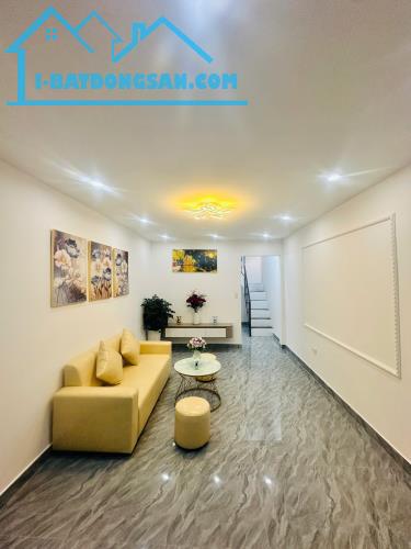 Bán nhà 2 tầng sạch đẹp full nội thất ngõ 89 Cột Đèn