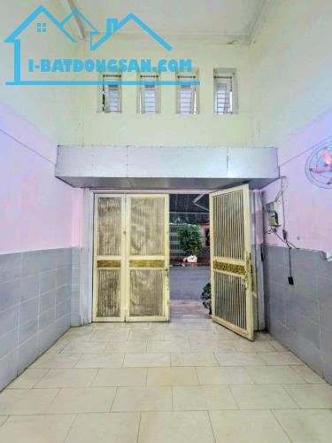 Nhà Tân Bình gần chợ Bà Hoa - Phan Sào Nam, 5 tầng ở ngay, ngang 4m - dài 19m - 16 tỷ