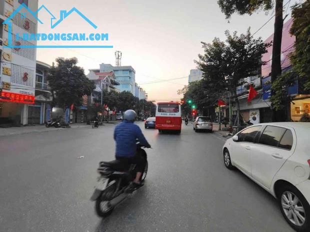 Bán nhà mặt đường Đà Nẵng - 75m2, mặt tiền 4,5m, vị trí đẹp, giá 12,5 tỷ