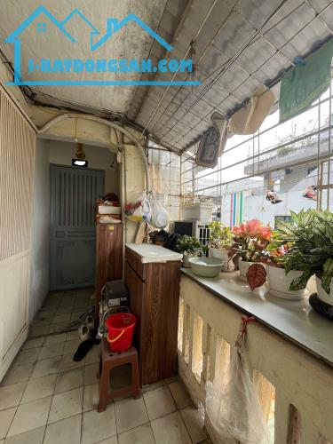 Bán căn hộ tập thể Văn Chương - 65m² - 2 phòng ngủ - Ban công thoáng sáng