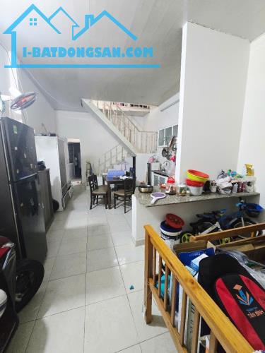 Bán gấp nhà khu vực Gò Dầu sát mặt tiền xe tải đỗ cửa, sầm uất gần Aeon Tân Phú, 8,x tỷ.