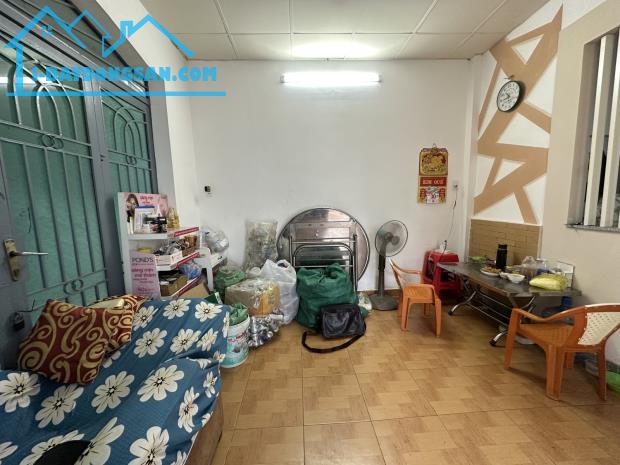 Bán gấp nhà căn góc bờ bao tân thắng sát mặt tiền KD 2 tầng, 2 PN gần aeon tân phú, 2.X tỷ
