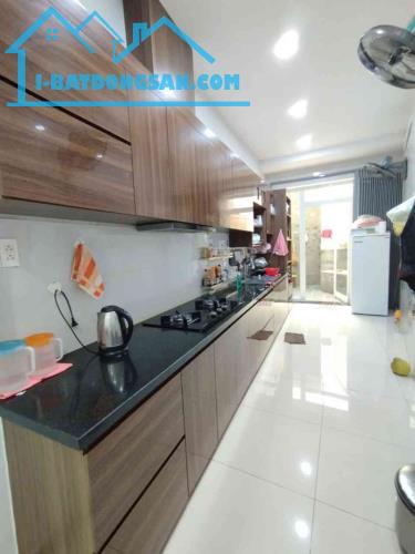 BÁN NHÀ PHÚ NHUẬN - 2 TẦNG 3 PN