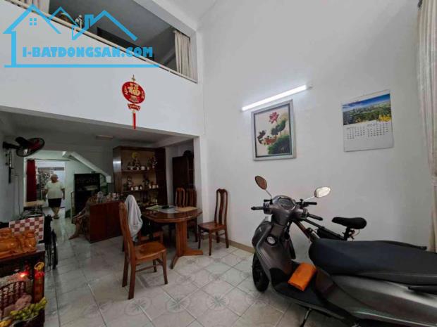 BÁ.N NHÀ LỘC - HUỲNH VĂN BÁNH - PN - 3 TẦNG BTCT - 5PN - 53M2 - NHỈNH 7 TỶ