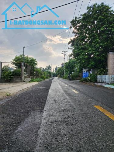 Bán Nhà Xưởng Tân Hiệp Hóc Môn 900m2.full thổ cư.2 Tầng Ngang 19m Đường Container vi vu