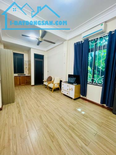 Bán nhà mặt ngõ đường Lạc Long Quân , diện tích 50m2, giá 14 tỷ