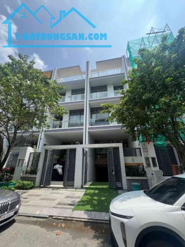 Bán nhà ngay KĐT Vạn Phúc QL13 - 103m2 - 5 tầng hầm - thang máy - giá 21.5 tỷ