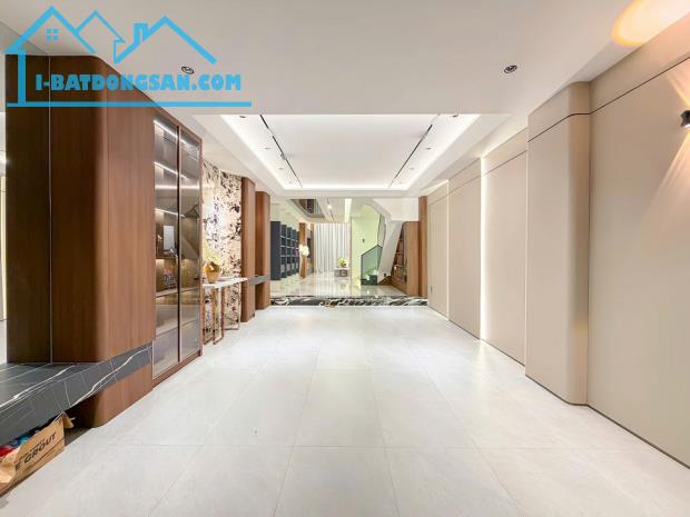 SIÊU VIP - Nhà phố hiện đại 5 tầng có thang máy Đường nhựa 8m Lâm Văn Bền, Q.7