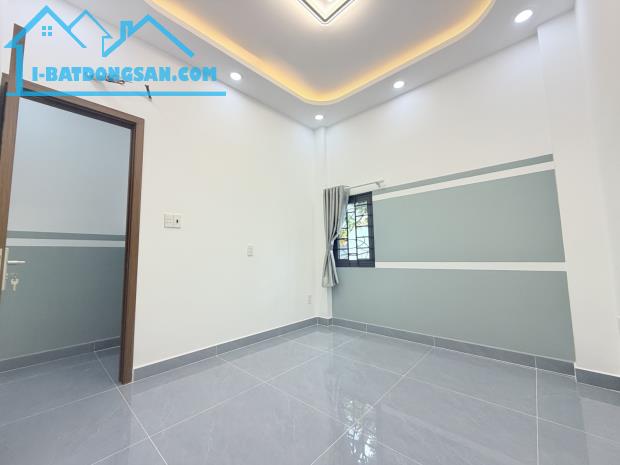 Nhà mới, đẹp căn góc Trịnh Đình Trọng, hẻm 5m sầm uất đủ tiện ích, không lộ giới, 4.X tỷ.