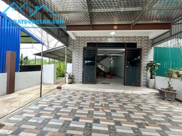 BÁN NHÀ 2 TẦNG DT 762M BAO GỒM SÂN VƯỜN, 3,7 TỶ.