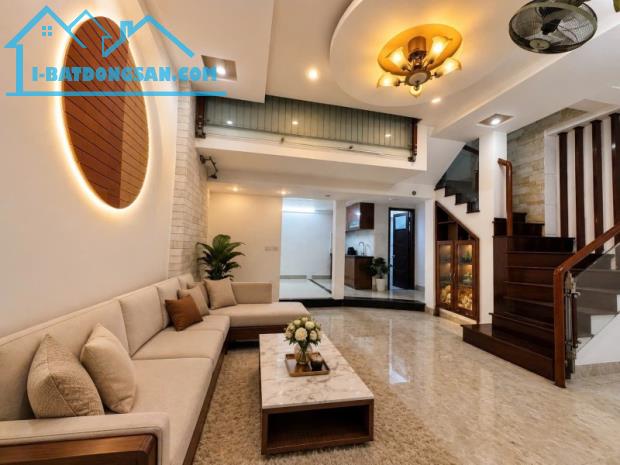 Bán nhà Nguyễn Hoàng, Hải Châu, 41m2, 2,5 tầng, giá 4,15 tỷ