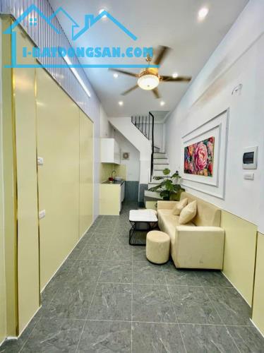 4.5 TỶ–5 TẦNG–FULL ĐỒ– 30M RA PHỐ– TRƯƠNG ĐỊNH– BẠCH MAI–HBT-0985826871