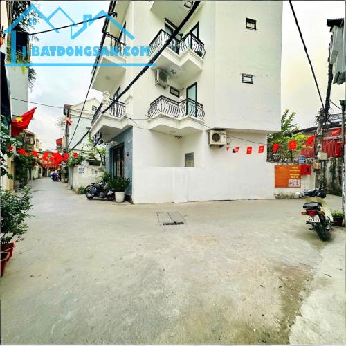 Bán nhà Phố Trần Nguyên Hãn, mặt ngõ thông kinh doanh, ô tô vòng quanh, nhà mới long lanh