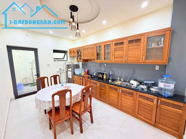 Bán nhà hẻm oto đường Bacu Gần biển bãi trước Vũng Tàu, gần đường lớn, nở hậu