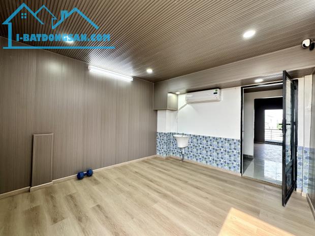 Bán nhà đẹp hẻm xe hơi 3 tầng Bờ Bao Tân Thắng, gần chợ trường học, Aeon Tân Phú chỉ 8.Xtỷ