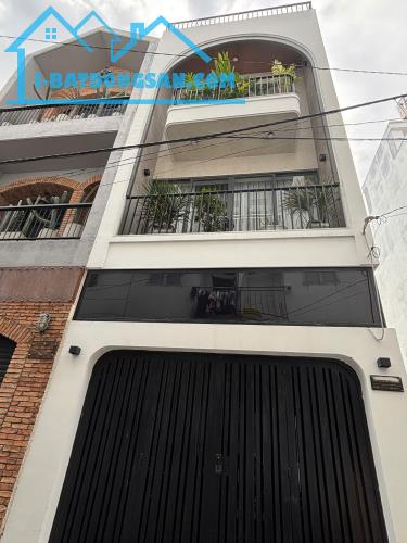Bán nhà khu phân lô QL13, gần KĐT Vạn Phúc, 58m2, nhà mới 4 tầng 5PN, giá 8.6 tỷ