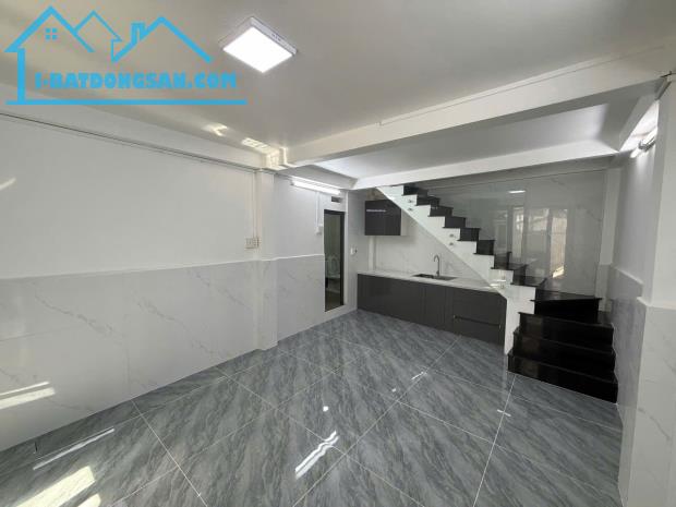 Sở hữu nhà phố xinh rẻ 1 trệt 2 lầu Trần Quang Khải Q1 TP.HCM