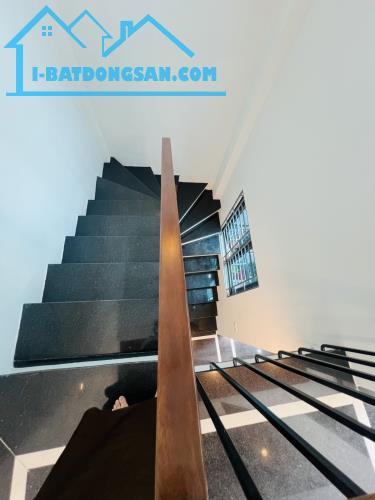 Bán nhà trương định 3 tầng long lanh dân xây ở ngay gần phố hai bà trưng