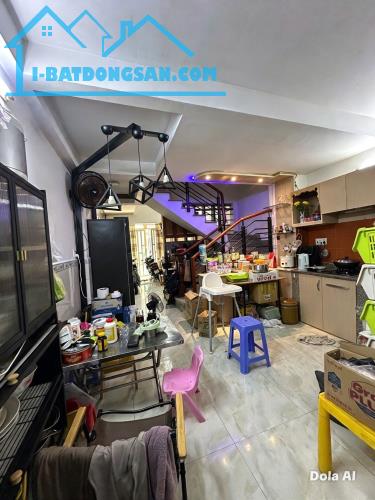 Bán nhà khu vực Văn Cao - Bình Long 48m² 3 tầng BTCT hẻm ô tô, 1 căn ra mặt tiền, 5.x tỷ.