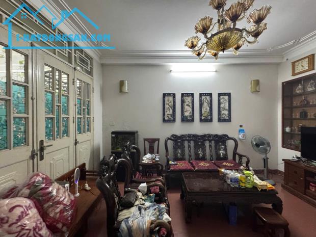 Bán nhà Bồ Đề Hồng Tiến 83 m 3 tầng MT 7 m oto tránh kinh doanh chỉ 16.x tỷ.